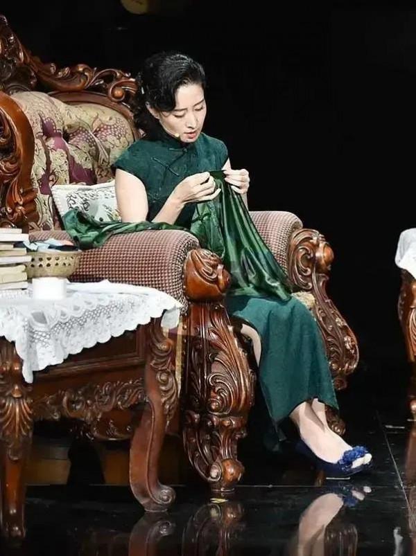 辛芷蕾和劉敏濤的旗袍秀好漂亮