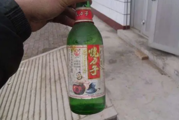 中國6大高度烈酒，酒量差的人“一杯就倒”！網友：都沒喝過