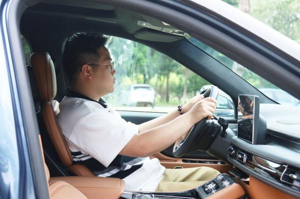 空間媲美頭等艙 林肯飛行家空間測試 讓你帶著家“飛行”