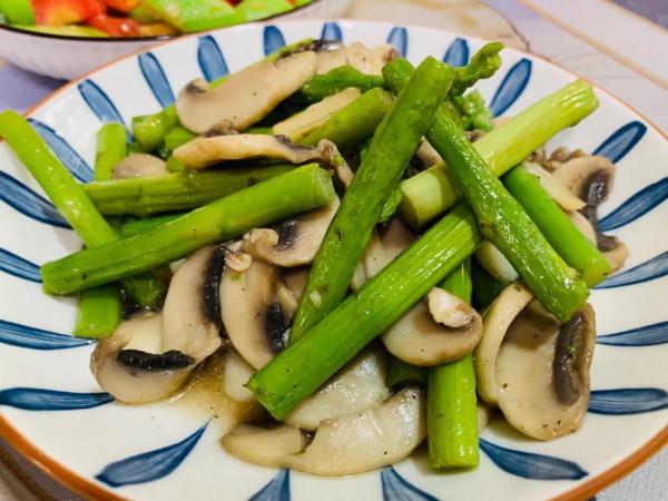 午餐,給孩子準備了3菜1湯,曬到朋友圈,大家說:媽媽真用心 午餐,給孩子準備了3菜1湯,曬到朋友圈,大家說:媽媽真用心