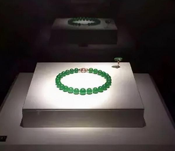 宋美齡價值2億的麻花手鐲，戴到離世：第一任主人僅花費4萬大洋