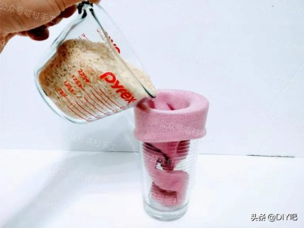 教程丨與孩子一起玩的手工,5分鐘做一隻呆萌兔 教程丨與孩子一起玩的手工,5分鐘做一隻呆萌兔