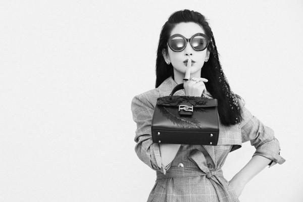 李冰冰銀色亮片絲帶輕甩顯高貴 光影之間眼底故事感滿滿