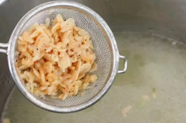 把早餐做成一幅畫：好吃到爆的黃金蝦仁炒飯