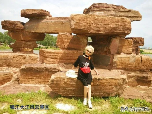 她是南京大屠殺倖存者,90歲塗口紅,穿高跟鞋,活得比90後還美 她是南京大屠殺倖存者,90歲塗口紅,穿高跟鞋,活得比90後還美