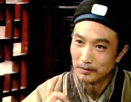 賈府敗落的根源是什麼？寶玉不走仕途經濟，真的有錯嗎？