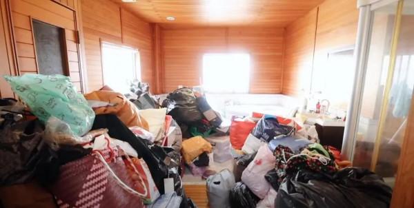 屋主花4.5萬僱12位整理師上門整理，卻依然“整理不到位”？