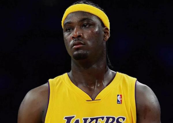 有身體沒智商!盤點NBA脖子以下都是頂配的球星:多人效力湖人 有身體沒智商!盤點NBA脖子以下都是頂配的球星:多人效力湖人