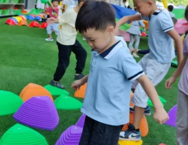 上海一幼升小簡歷走紅，內容長達15頁PPT，家長：起點決定人生