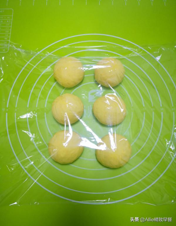 用南瓜做蝴蝶結麵食，有詳細圖解，治癒挑食的女寶寶，寶媽學起來