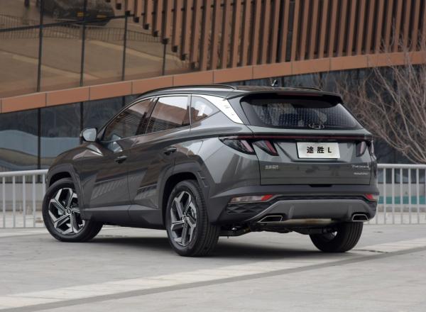 北京現代第五代途勝L,前臉設計特別犀利、兇悍,顯得很有力量感 北京現代第五代途勝L,前臉設計特別犀利、兇悍,顯得很有力量感