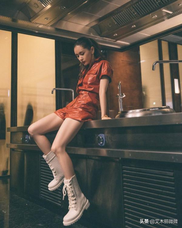 王子文太會穿了吧,穿白西裝配齊肩直髮好霸氣,159穿出180的氣場 王子文太會穿了吧,穿白西裝配齊肩直髮好霸氣,159穿出180的氣場