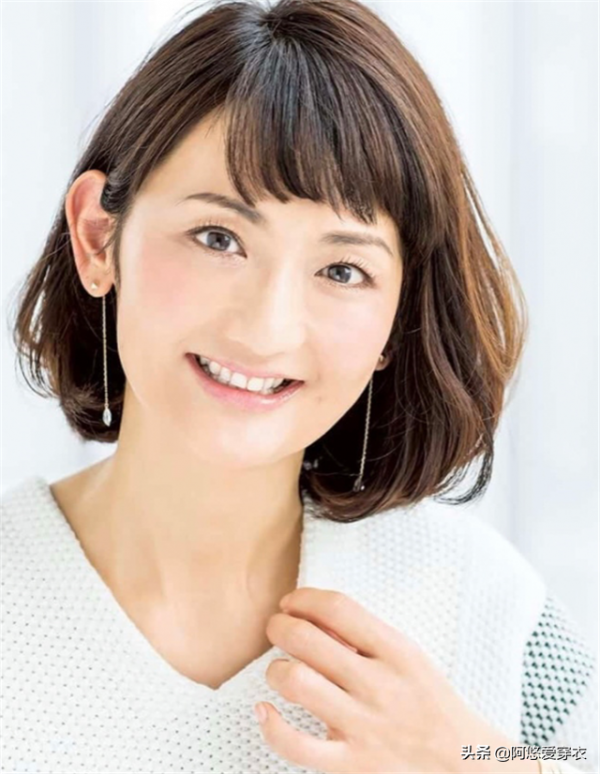 會燙髮才不顯老!給40歲以上女人的髮型建議:色淺、卷大、齊肩 會燙髮才不顯老!給40歲以上女人的髮型建議:色淺、卷大、齊肩