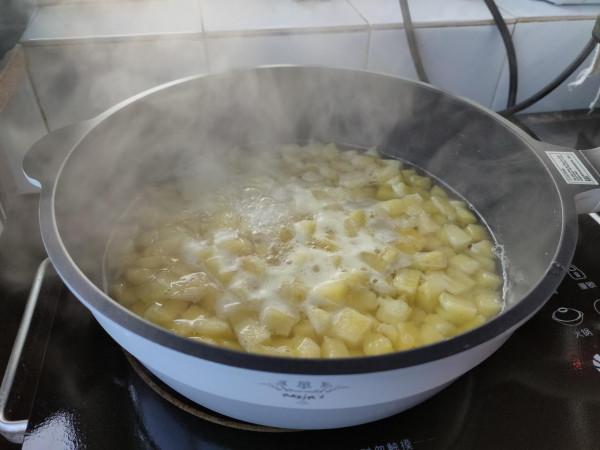 孩子愛吃果凍不用花錢買，在家也能做，沒有新增吃著也放心