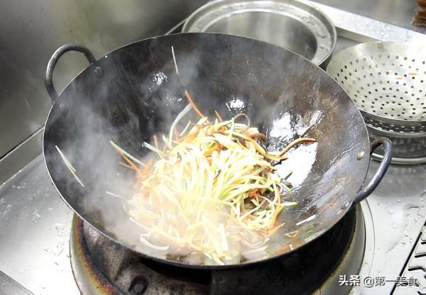 素炒三樣怎麼做清脆又入味,廚師長教你飯店做法,幾分鐘做一盤 素炒三樣怎麼做清脆又入味,廚師長教你飯店做法,幾分鐘做一盤