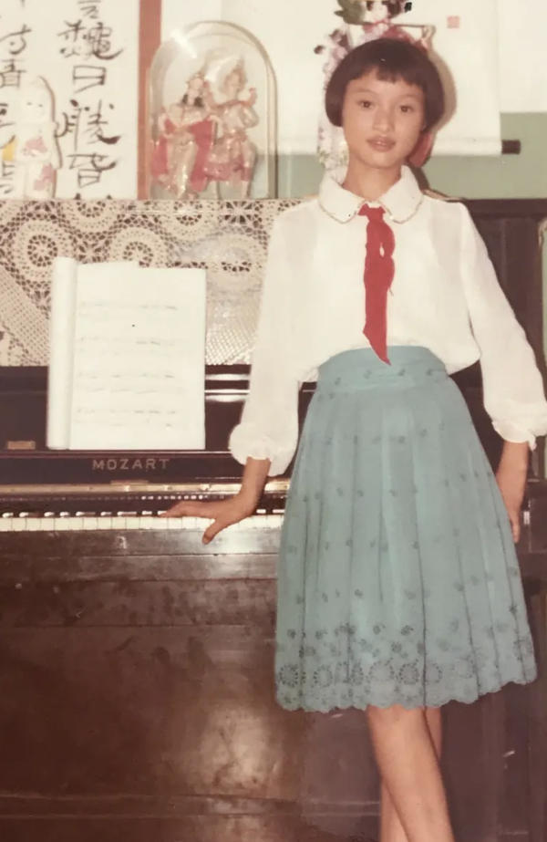 49歲的吳越17年未戀愛，原諒陳建斌蔣勤勤後，她選擇嫁給自己