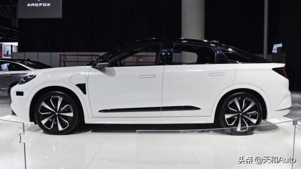 北汽新能源·極狐αS「華為HI版」正式下線，銷量要反衝了嗎？