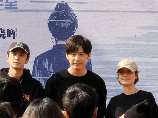 45歲馬伊琍和小14歲小鮮肉拍新戲！特意裝嫩現身，穿休閒裝太減齡