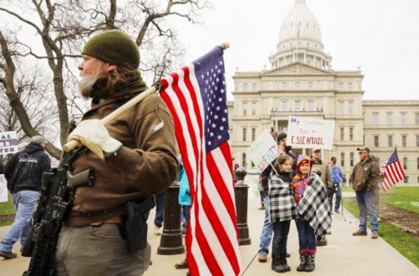 倘若美國摧毀我人工島，挑起南海衝突，中國該如何進行反制？