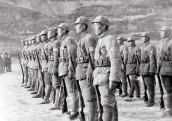 紅軍改編八路軍的時候,超編3.4萬人,這些戰士後來怎麼安置的? 紅軍改編八路軍的時候,超編3.4萬人,這些戰士後來怎麼安置的?