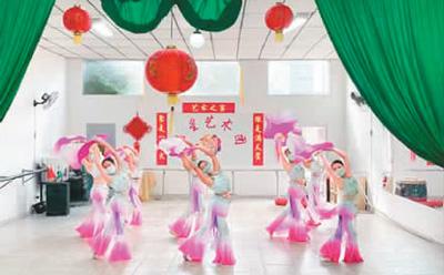 海外僑胞利用春節展示中國文化