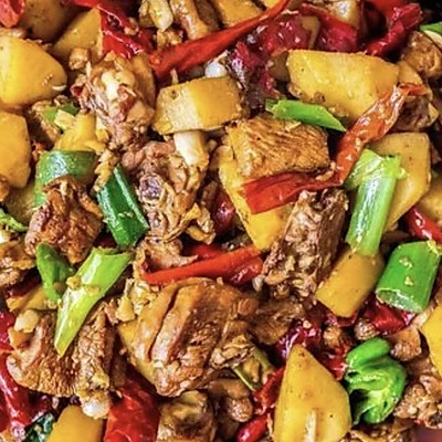 想要吃得健康，還是得吃「新疆大盤雞」家常小炒