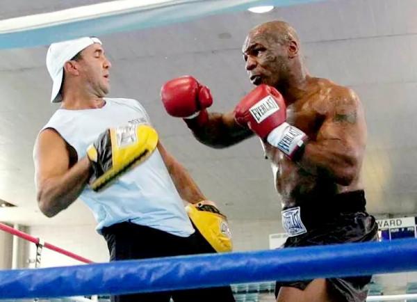 泰國阿里vs加拿大國寶拳王。傑夫費內克升級挑戰薩瑪特·帕卡隆