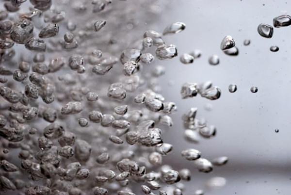 97年，兩滴液體落在化學家卡倫的手套，進醫院3周深度昏迷致身亡