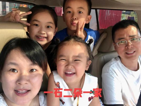 三胎媽媽一步步掉進生孩子的“坑” 三胎媽媽一步步掉進生孩子的“坑”