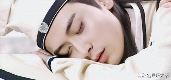 別再硬凹美男人設了！這9位男演員告訴你，什麼是真正的驚鴻一面