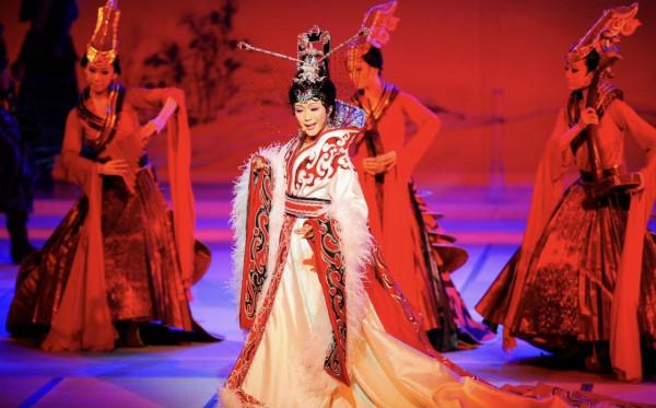 央視中秋晚會上的5大藝術家,個個實力超群,狂甩流量明星幾條街 央視中秋晚會上的5大藝術家,個個實力超群,狂甩流量明星幾條街