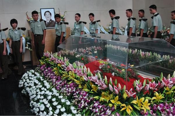 古月:87次演毛主席,被誤認為是主席失散的兒子,05年因心梗去世 古月:87次演毛主席,被誤認為是主席失散的兒子,05年因心梗去世