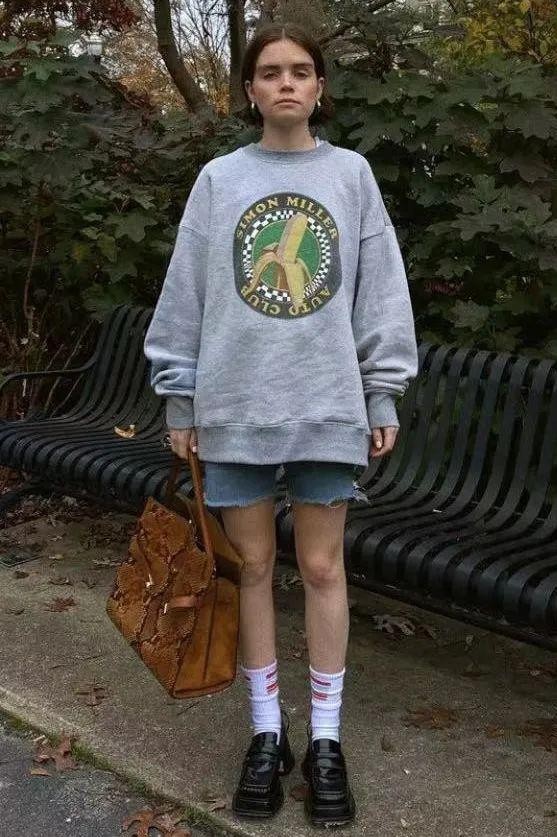 四五十歲的女人，建議少穿高跟鞋！今年流行這3雙鞋，舒適顯高階