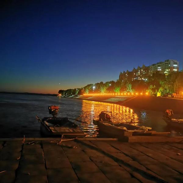 臨江仙.江城秋葉