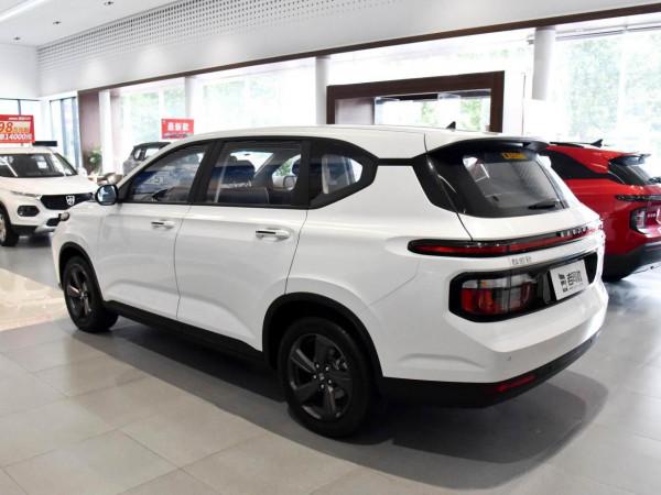 7座低價MPV，有SUV的透過性和轎車的舒適性，實拍寶駿RM-5