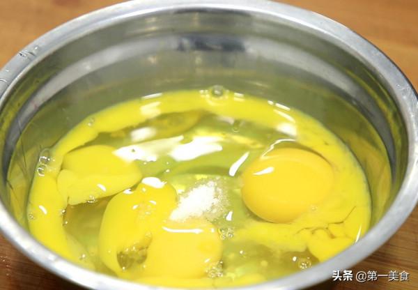 千張的新吃法，裹上火腿淋上蛋液，2分鐘做成千張灌餅，鹹香柔軟