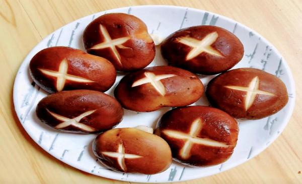 無油香菇雞腿飯，好吃又營養，香氣誘人！超級美味