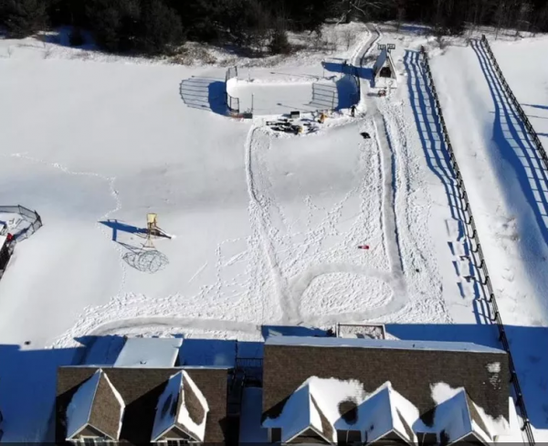 加拿大人玩個雪這麼&quot;卷&quot;了 2米關公雪中持刀 後院造百米雪道