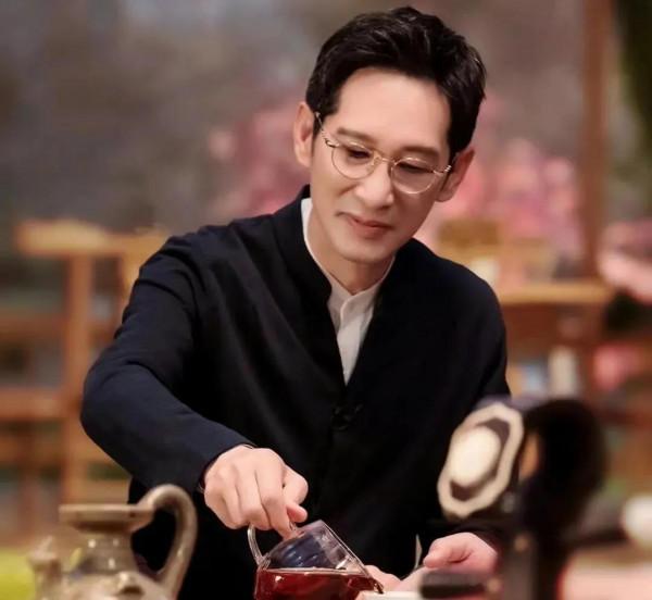 男明星眼鏡殺，有的斯文，有的書生，有的雅痞，你中意誰？