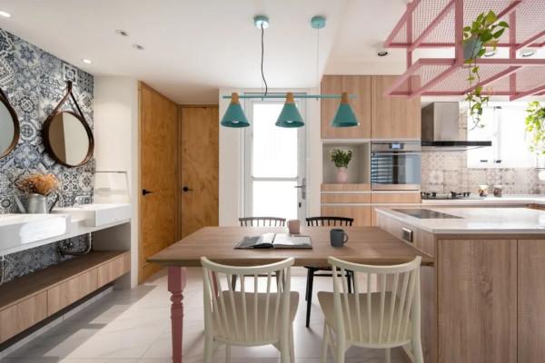 她買套40年老房，同事嘲笑買了個“大爺”，改造前後對比打臉同事