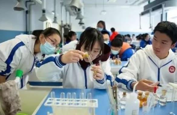 網傳高中教學計劃將有所調整，雙減延伸至高中，複習時間或受影響