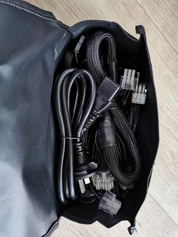 幫忙裝電腦還要送個機箱？喬思伯D30+5800X+3070ti裝機作業