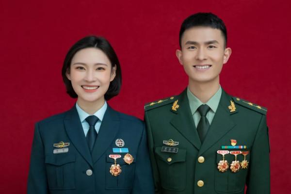 喜上加喜！新婚夫妻雙雙榮立三等功，婚禮現場收到立功喜報