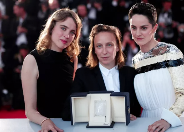 《你好,李煥英》也被抄襲?這劇情簡直一模一樣? 《你好,李煥英》也被抄襲?這劇情簡直一模一樣?