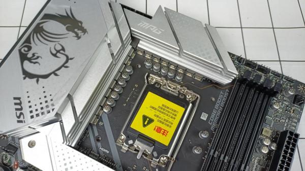 新年裝機推薦，萬元機已成裝機首選，12600K+Z690+DDR4配置來了