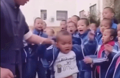 是不是所有小區都有個在紙上開發遊戲的小夥伴？