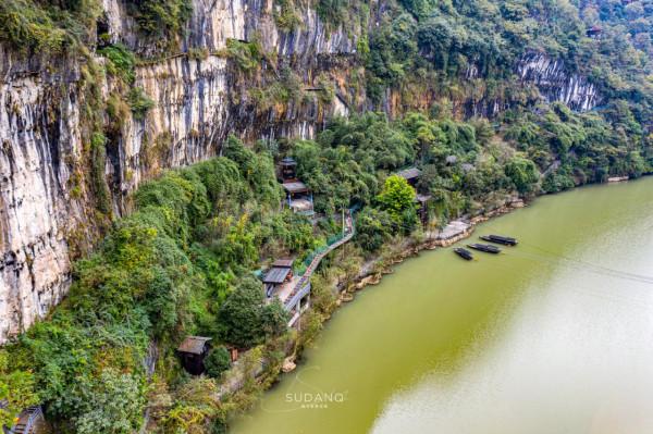 全球九大巖洞餐廳，中國僅有一家！相傳餐廳下面還鎖著一條妖龍