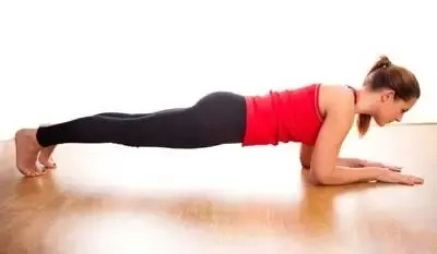 腰痛時這幾招不可取，3個簡單動作來改善