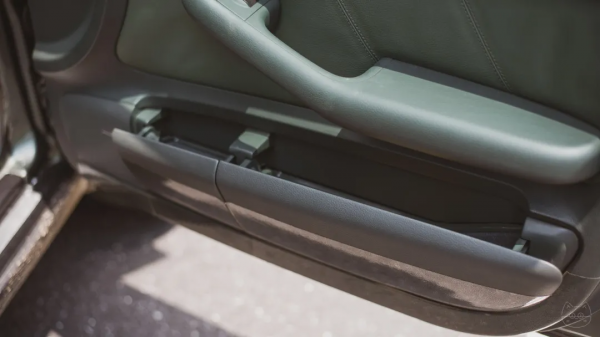 拯救15年車齡的奧迪草原狼，不惜成本也要修