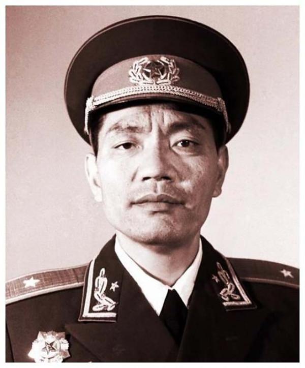 1985年裁軍重組七大軍區,司令員都是誰?後來又被授予了什麼軍銜 1985年裁軍重組七大軍區,司令員都是誰?後來又被授予了什麼軍銜